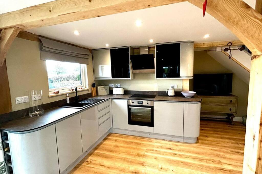 The Old Workshop - A Cosy Country Retreat Villa Gloucester Exteriör bild